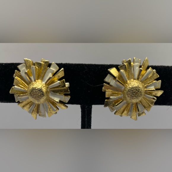 3 for $30 Vintage Gold Tone and White Enamel Floral Design Clip On Earrings - Picture 3 of 8